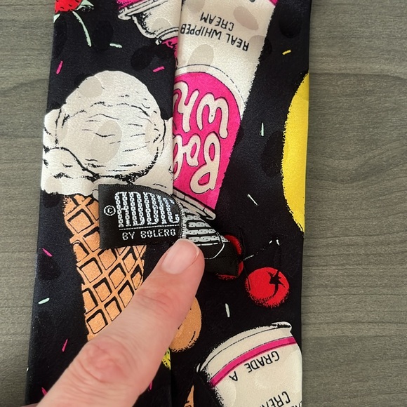 Vintage 100% Silk Addiction Black Tie with Ice Cream Motif - Picture 6 of 9